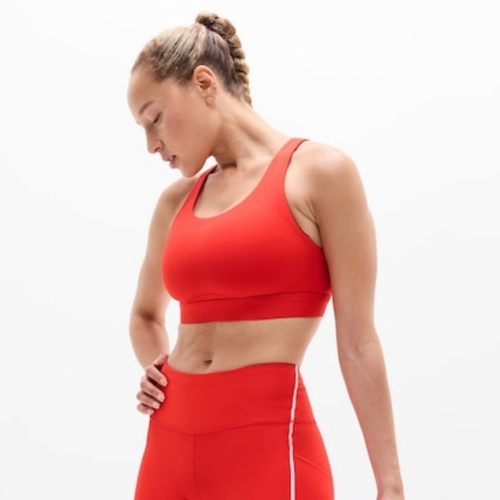 NWT Athleta Interval Cardinal Bra Size Small Best for D-DD Cups